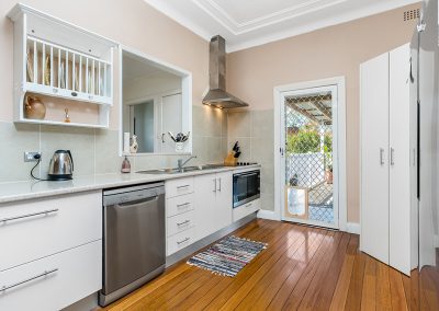 LENNOX PROPERTY AGENTS _ 12 MARTIN STREET, BALLINA _ KITCHEN
