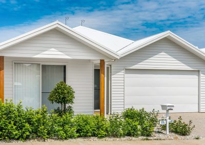 LENNOX PROPERTY AGENTS _ 17A SURF AVENUE, SKENNARS HEAD _ FRONT 2