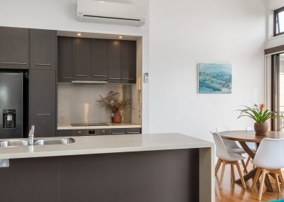 LENNOX PROPERTY AGENTS _ 2/5 RUTHERFORD STREET, LENNOX HEAD _ KITCHEN