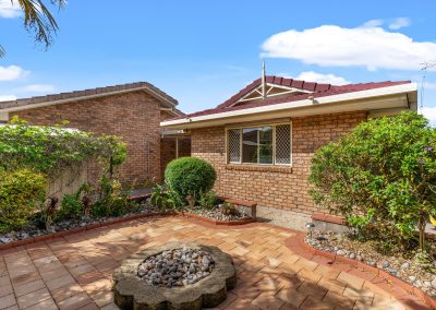 LENNOX PROPERTY AGENTS _ 1/7 JAMIE PLACE, BALLINA _ COURTYARD