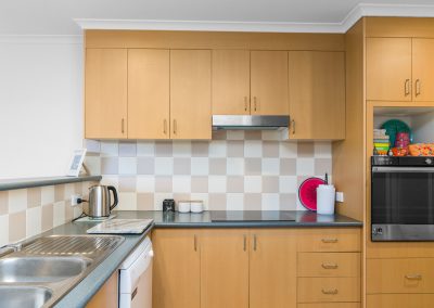 LENNOX PROPERTY AGENTS _ SALES _ 4/8 ALISON AVENUE, LENNOX HEAD _ KITCHEN