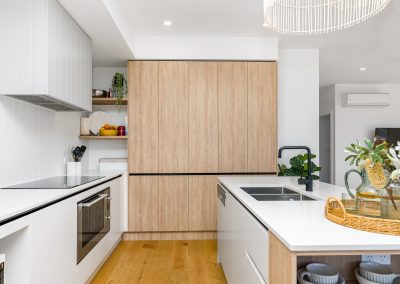 LENNOX PROPERTY AGENTS _ 3 SURF AVENUE, SKENNARS HEAD _ KITCHEN
