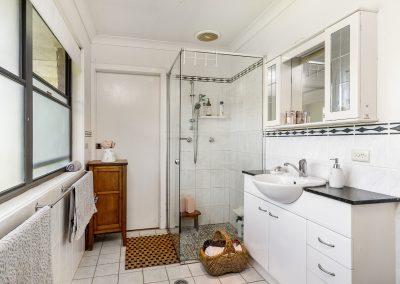 LENNOX PROPERTY AGENTS _ 414 ELLIS RAD, ROUS _ ENSUITE