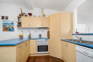 LENNOX PROPERTY AGENTS _ 1/75 STEWART STREET, LENNOX HEAD _ KITCHEN