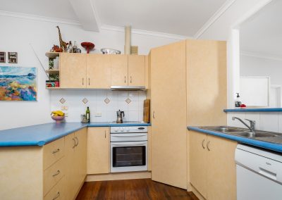 LENNOX PROPERTY AGENTS _ 1/75 STEWART STREET, LENNOX HEAD _ KITCHEN