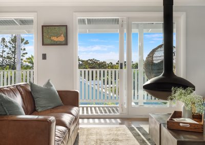 LENNOX PROPERTY AGENTS _ 53 RUSKIN STREET, BYRON BAY _ LOUNGE ROOM